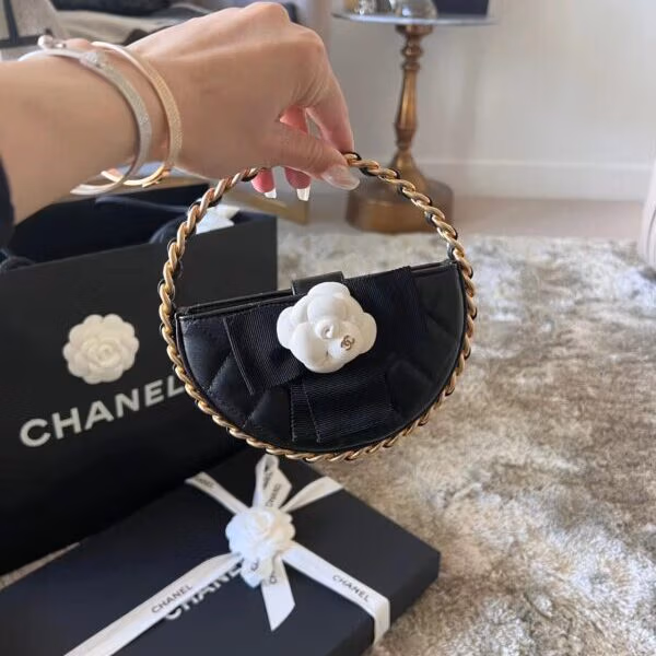 Chanel 23K Replica 1:1 High Quality Black Half Moon Handbag 16×3.5x16cm