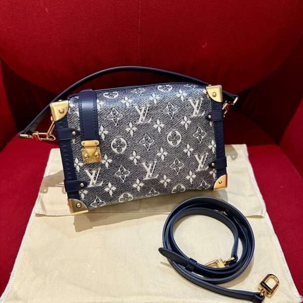 Louis Vuitton Super Box Handbag 24cm