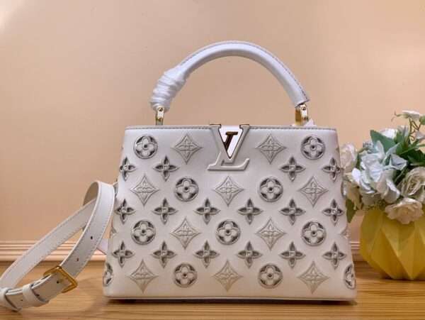 Louis Vuitton LV Capucines Rep 1:1 White Handbag 27x18x9cm