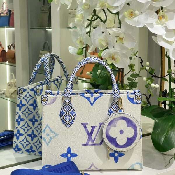 Louis Vuitton handbag LV on the go super grade Blue 25cm