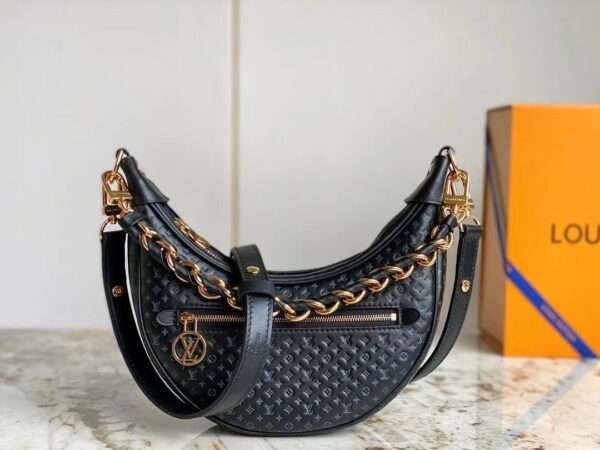 Louis Vuitton Loop Replica Handbag 1:1 Embossed LV Logo Pattern 22×12.5x5cm