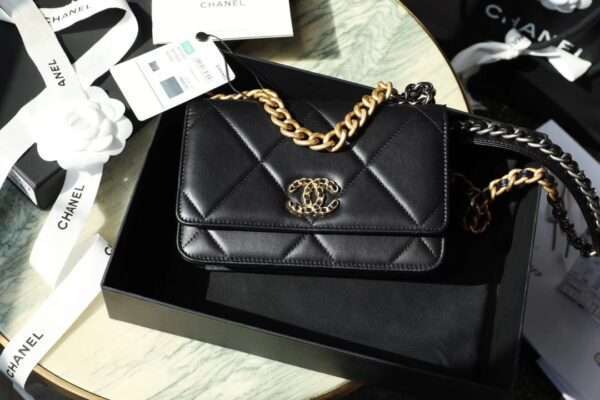 Chanel Woc C19 Replica 1:1 High Quality Women's Handbag Black Size 19cm