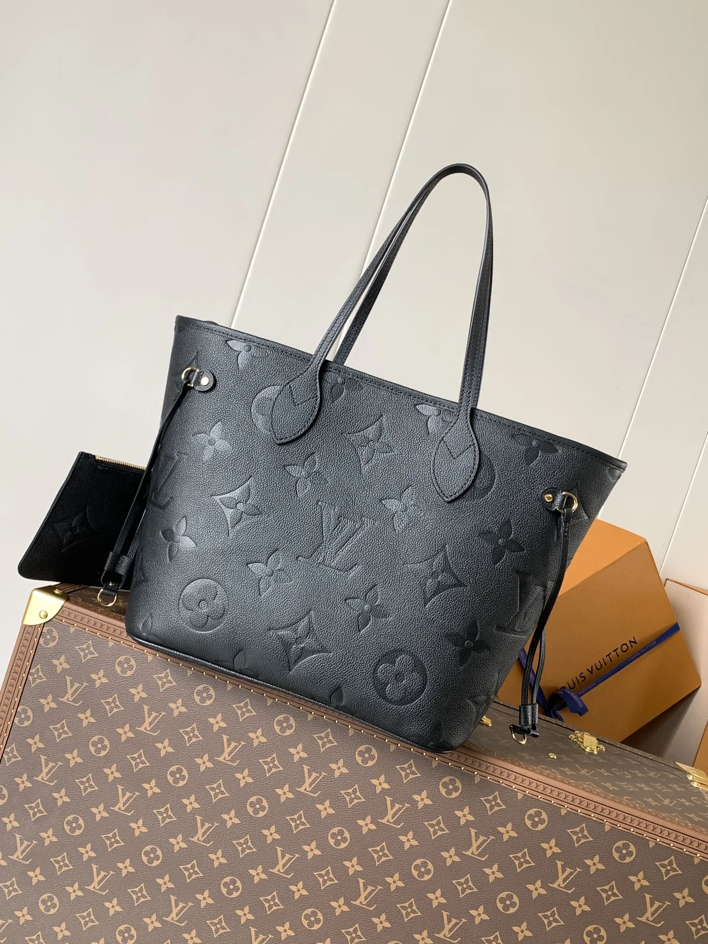 Louis Vuitton Neverfull MM Black Momogram Empreinte