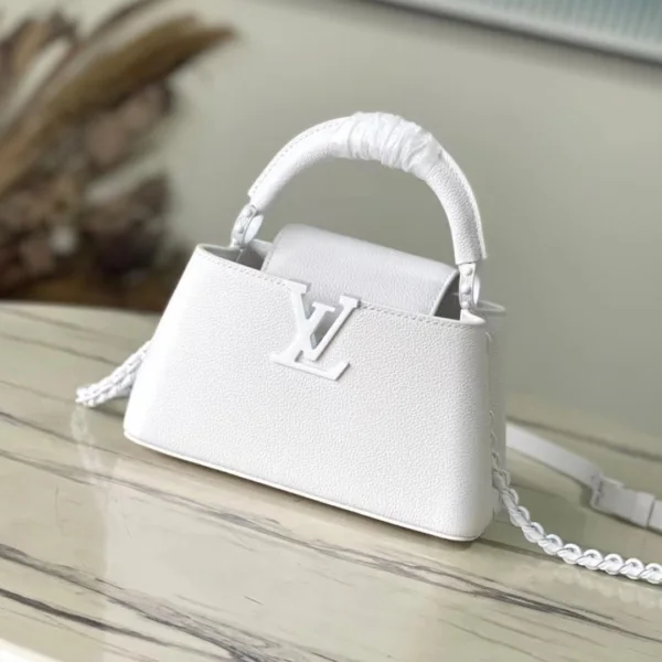 Louis Vuitton LV Capucines Handbags White Leather 21cm
