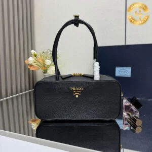 Classic black Prada leather handbag GH557