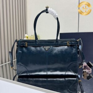 Prada leather handbag in black and blue patent leather AJ111