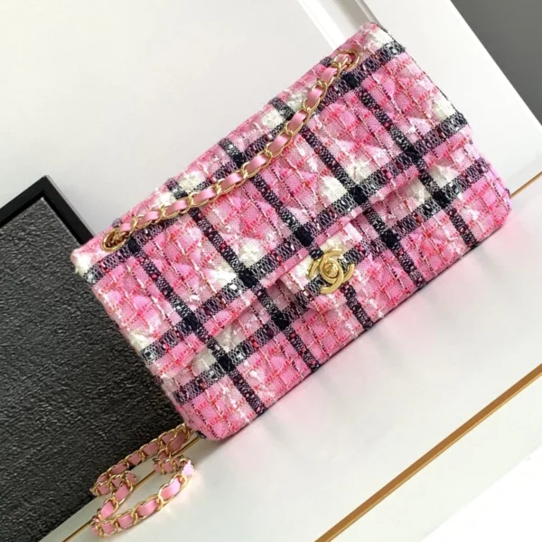 CC MEDIUM 25 CLASSIC BAG IN LIGHT PINK MIX BLACK WOOL TWEED