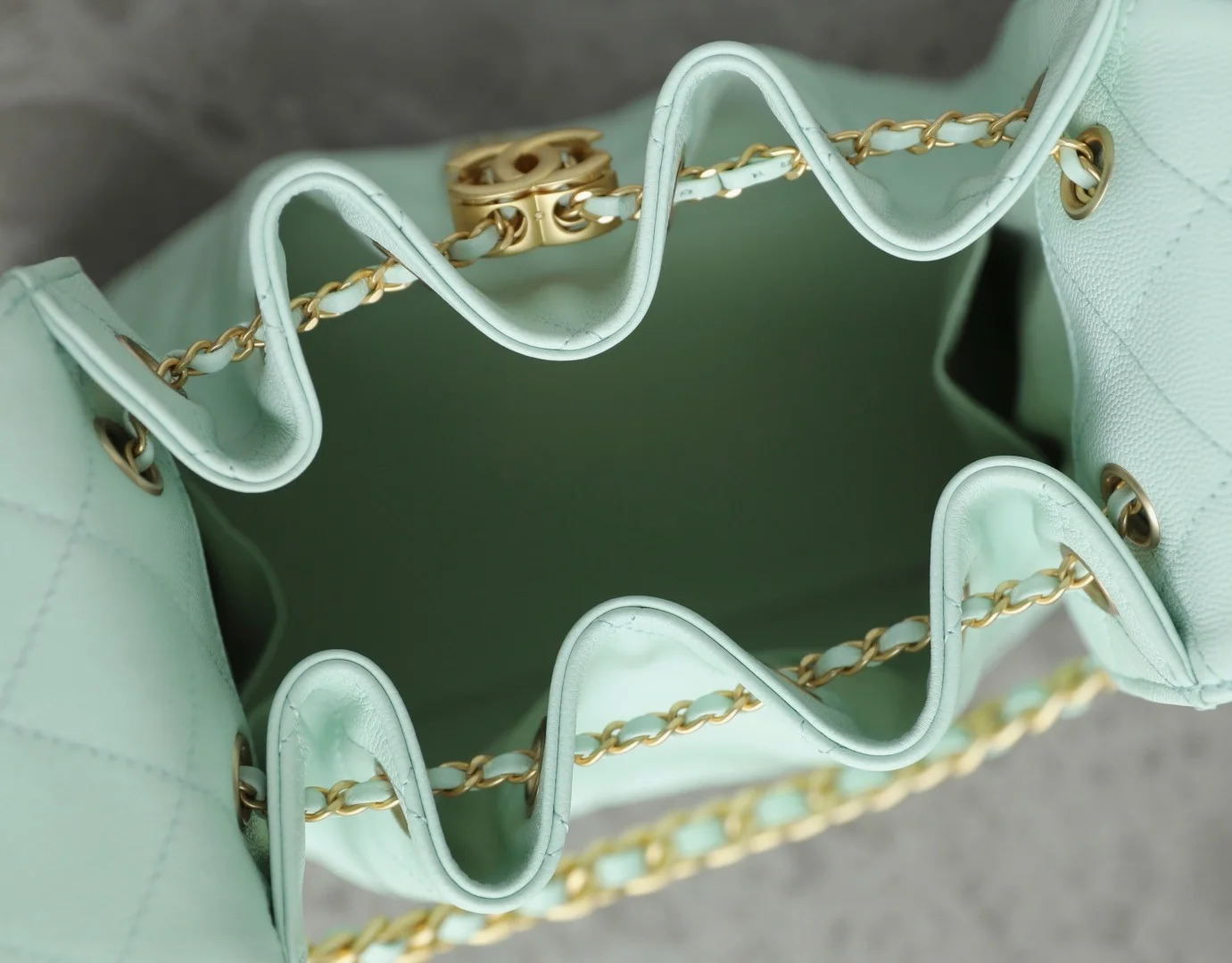 Detail 8