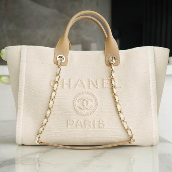 CHANEL TOTE BAG 39 ATTACHED PEARL LOGO IN BEIGE CANVAS GOLD HARDWARE