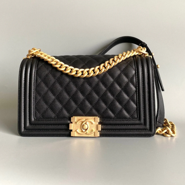 CHANEL MEDIUM 25 BOY BAG IN BLACK LAMBSKIN GOLD HARDWARE