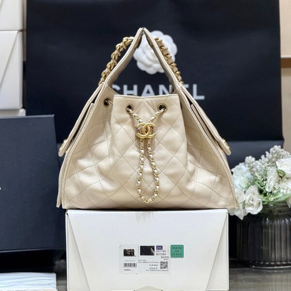 CHANEL 25 HANDBAG IN CREAM SMALL GOLD HARDWARE
