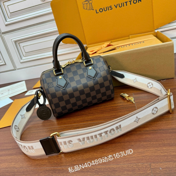 Louis Vuitton Speedy Bandoulière 20