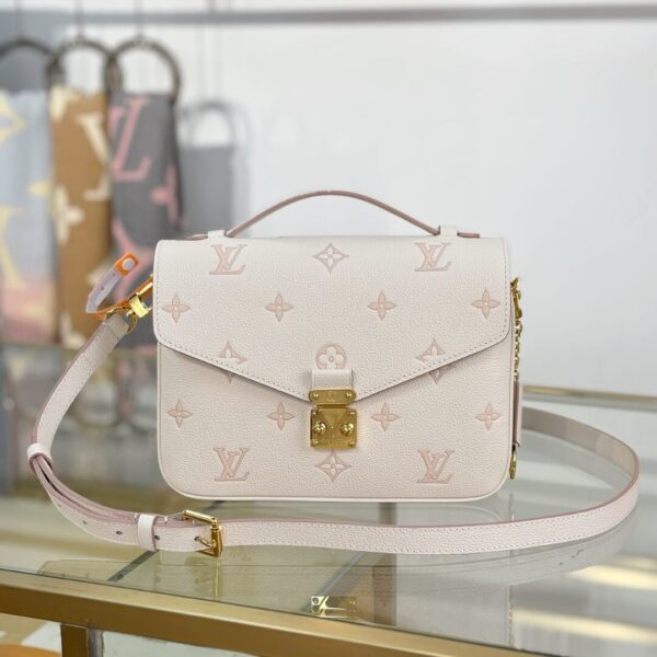 Louis Vuitton Pochette Métis
