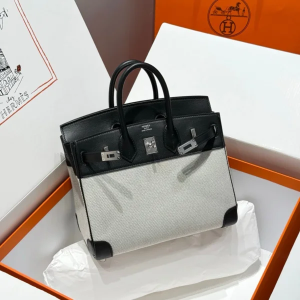 HN 25CM IN BLACK SWIFT WHITE TOILE CANVAS (CUSTOM-MADE)