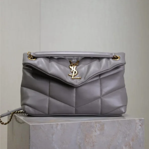 YSL 25S LOULOU PUFFER MEDIUM 29 IN SMOKY LAVENDER