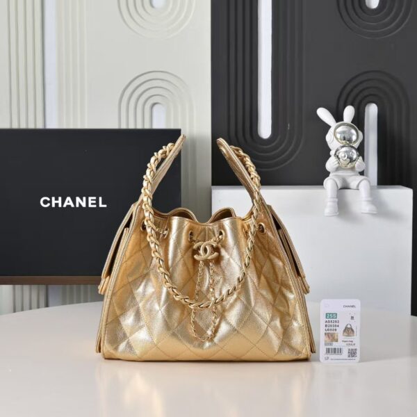 Chanel 25 Small Gold, Gold hardware