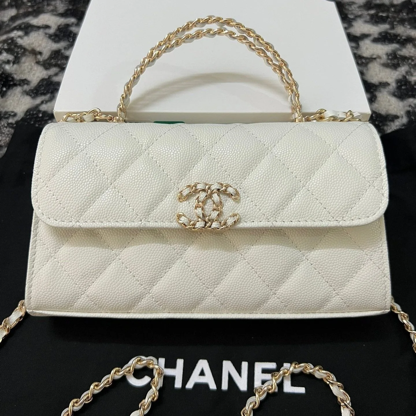 CHANEL KELLY 23P CLUTCH WITH CHAIN GOLD HARDWARE