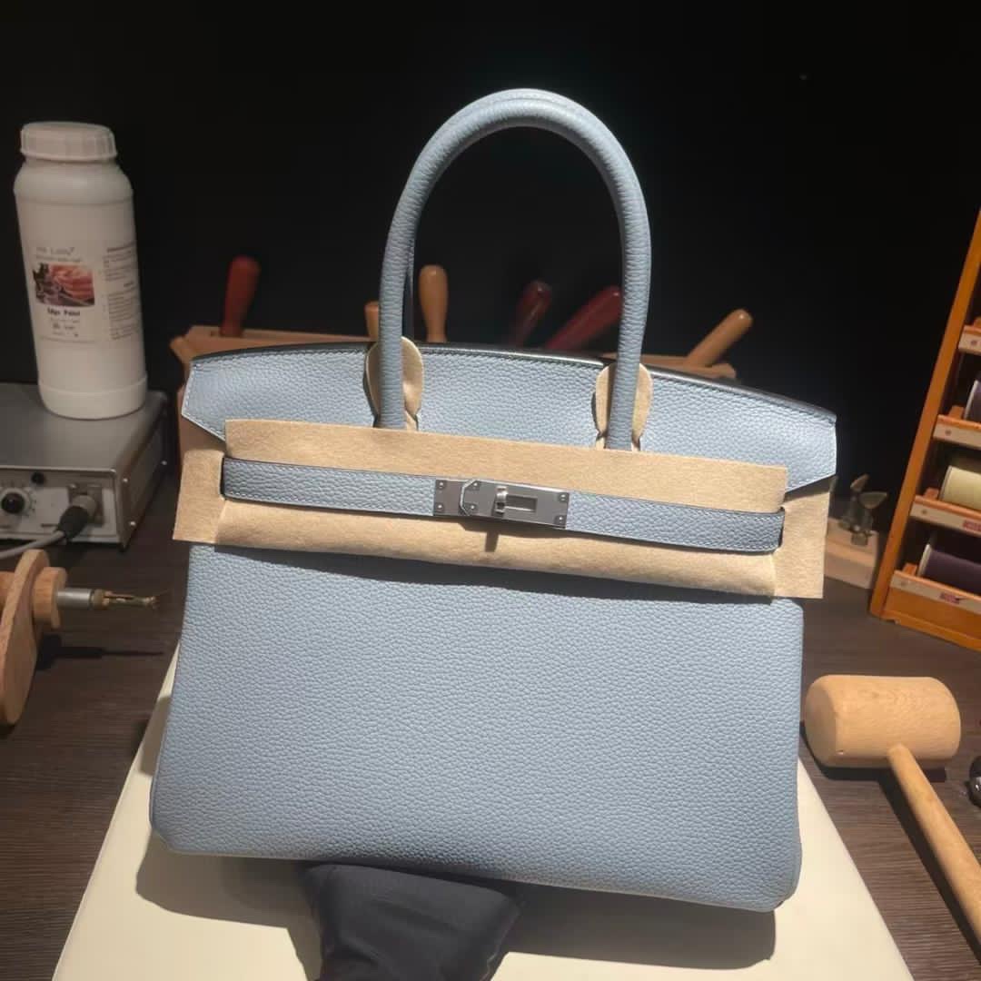 81a2520c-0a62-481a-9435-f3f4c2570994