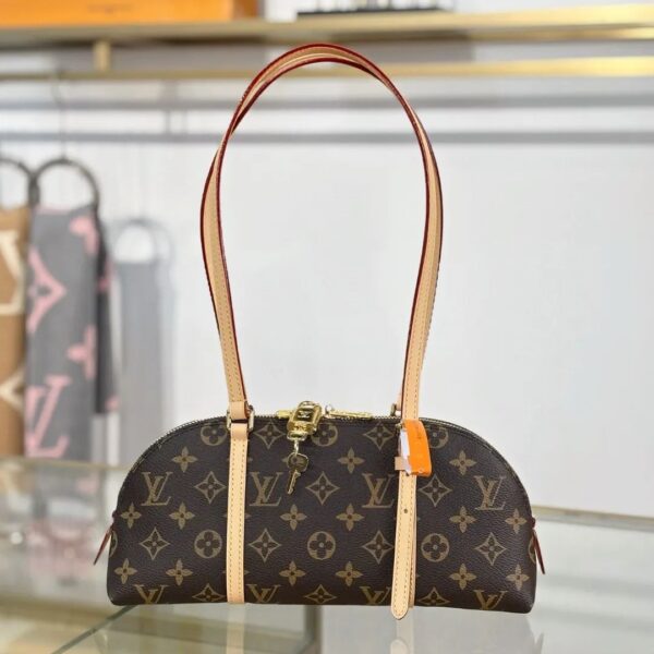 Louis Vuitton Squire East West bag Monogram