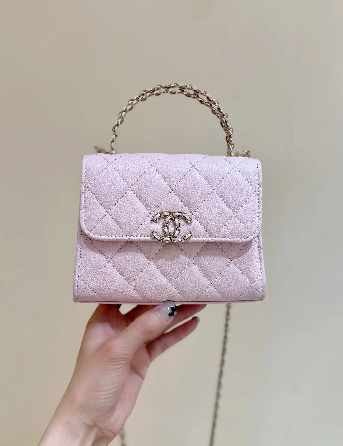 CHANEL 25S Double C Logo Diamond Shiny Calfskin
