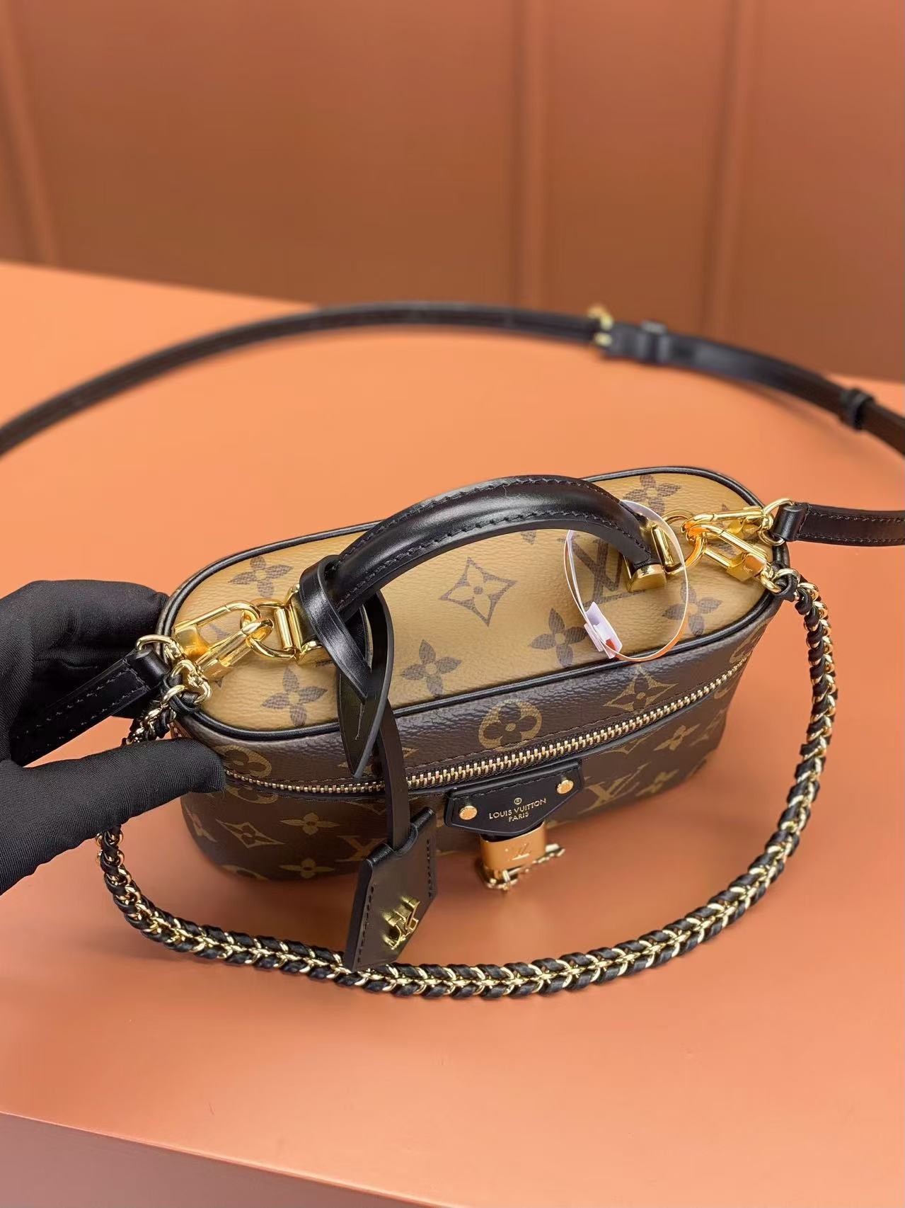 mmexport1737585927399