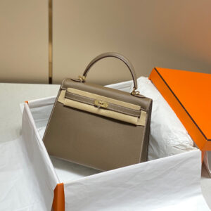 Hermès Kelly 25 bag in Etoupe Epsom leather with gold hardware