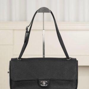 Chanel Maxi Flap 32 Black Sliver Hradware