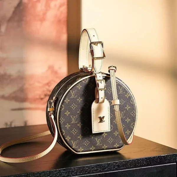 Louis Vuitton Petite Boite Chapeau handbag in Monogram canvas