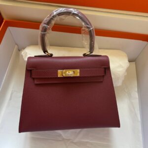 HERMES KELLY MINI 20 BAG IN GARNET RED WITH GOLD HARDWARE