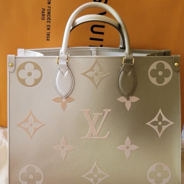 Louis Vuitton OnTheGo MM tote bag from the "Spring in the City" collection