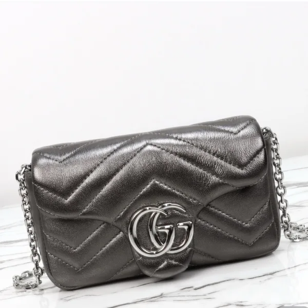 Gucci GG Marmont Mini metallic leather shoulder bag.