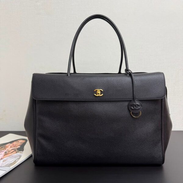 Chanel Large Shopping Bag in black grained calfskin