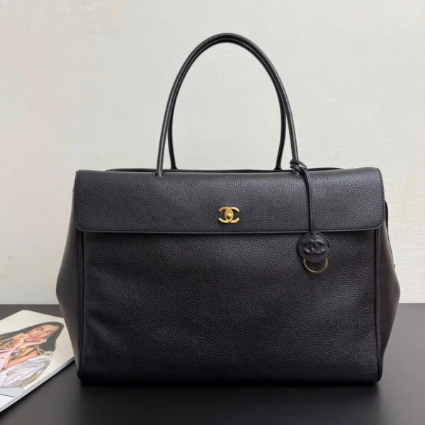 Chanel Large Shopping Bag in black grained calfskin