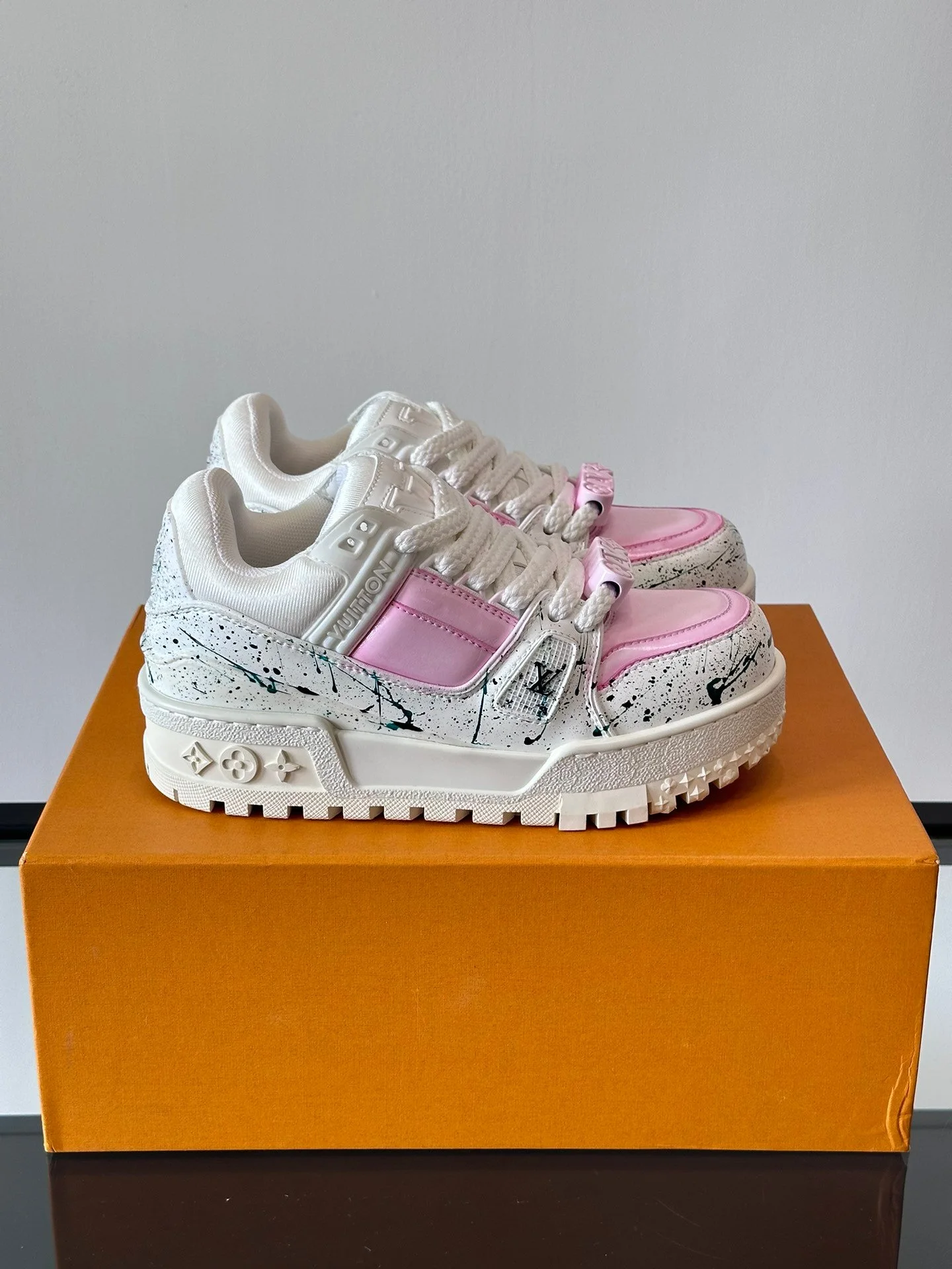 LV Men White Pink Leather Sneakers