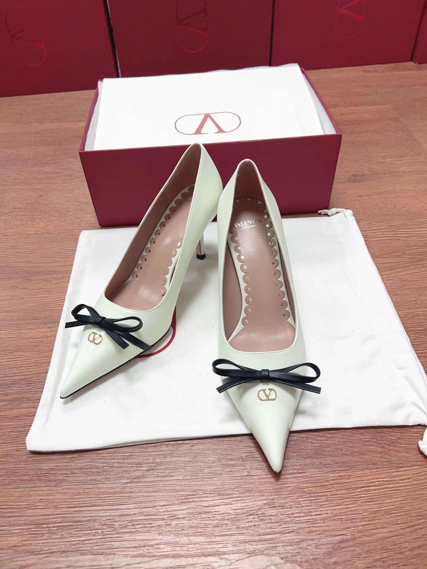 Valentino Women White Leather Pointed Toe Pumps