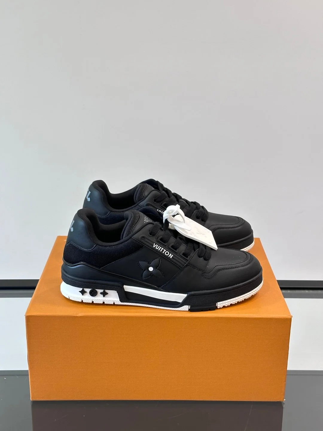 LV Men Black Leather Sneakers