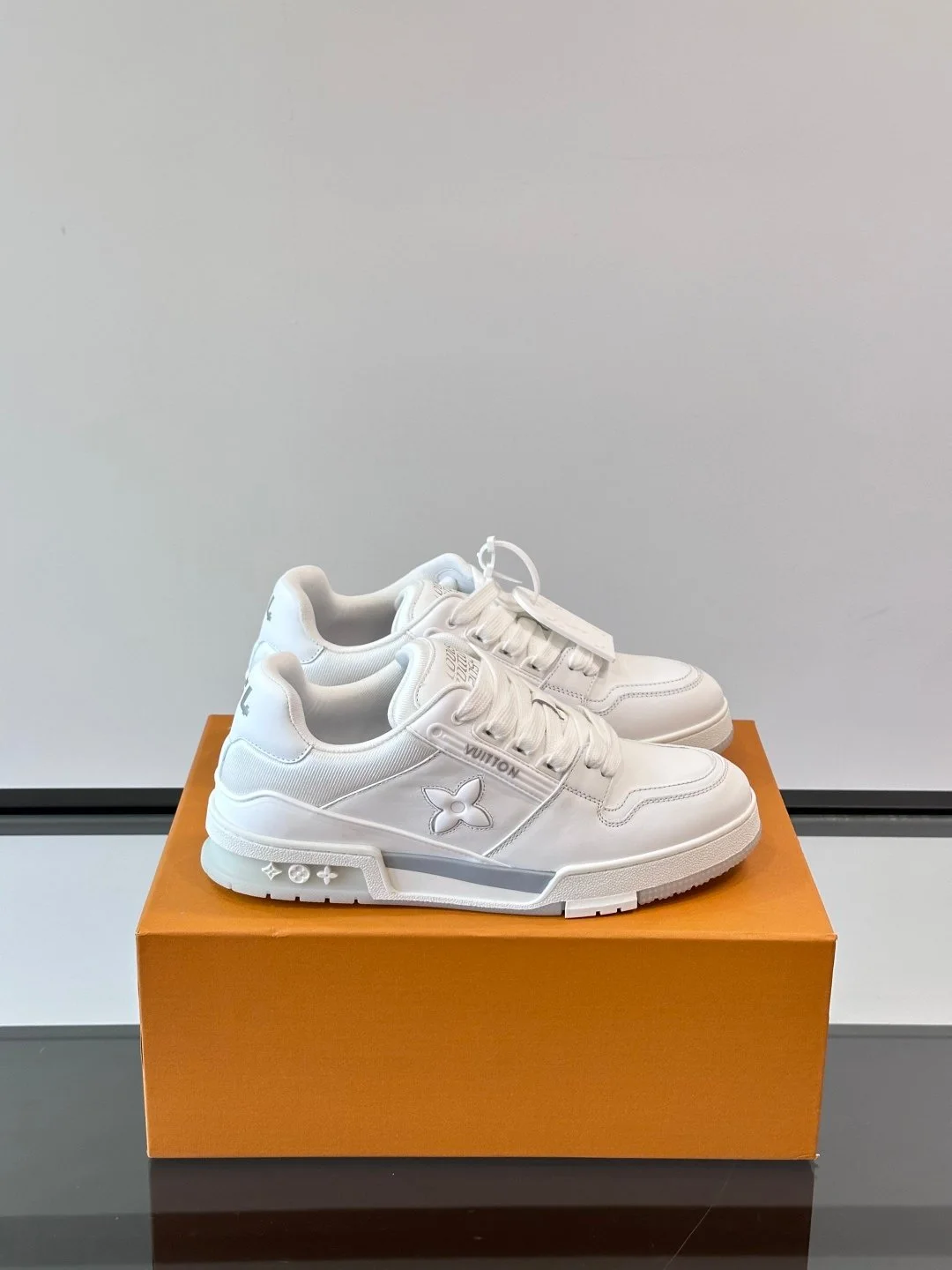 LV Men White Leather Sneakers