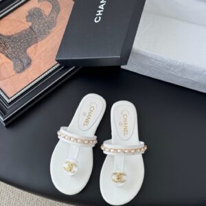 Chanel Women White Leather Slides With Chain Detail