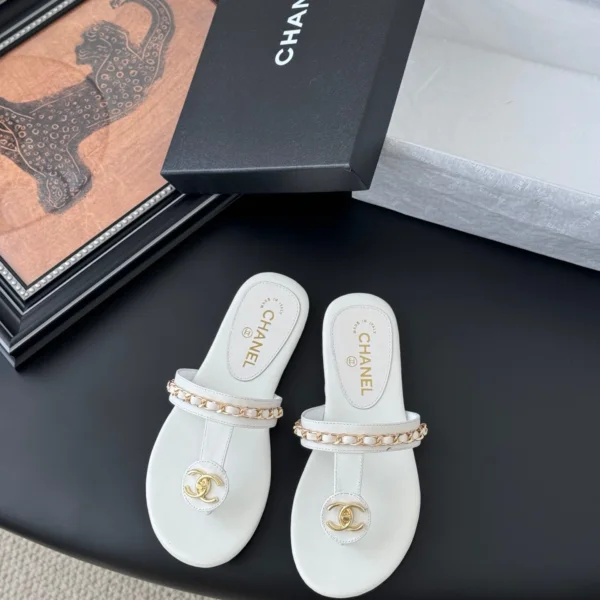 Chanel Women White Leather Slides With Chain Detail