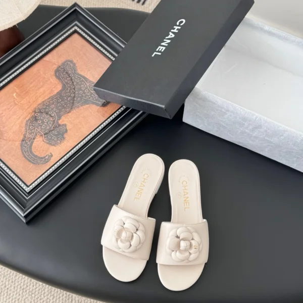 Chanel Women Cream Leather Flower Detail Slides