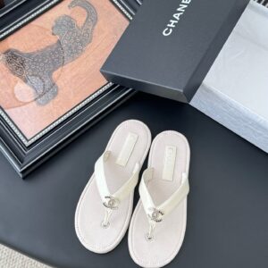 Chanel Women White Leather Thong Sandals