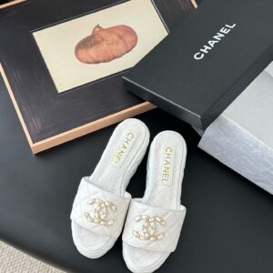Chanel Women White Quilted Leather Slides