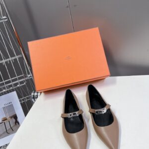 Hermes Women Beige Leather Pointed Strap Flats
