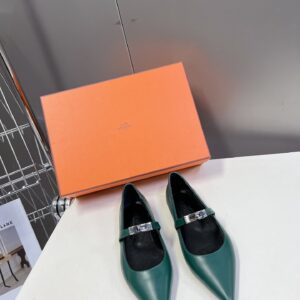 Hermes Women Green Leather Pointed Flats