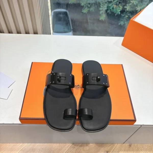 Hermes Women Black Leather Toe Loop Mules