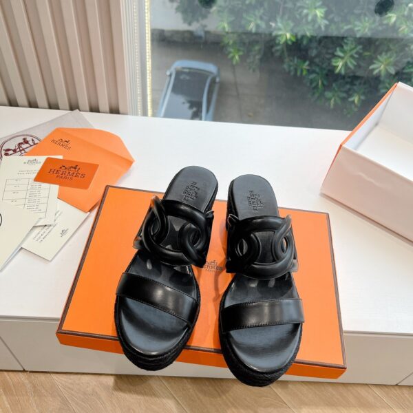 Hermes Women Black Leather Slip-On Sandals