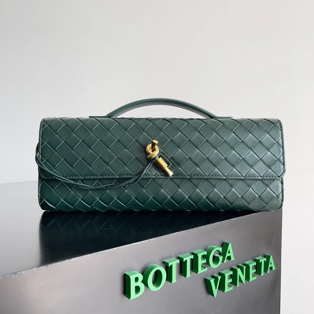 Bottega Veneta Andiamo clutch