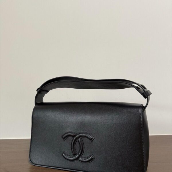 Chanel Spring Summer 2026 Messenger Bag Lambskin